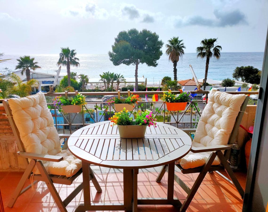 Ferienwohnung Taormina By The Sea Mazzeo Exterior foto