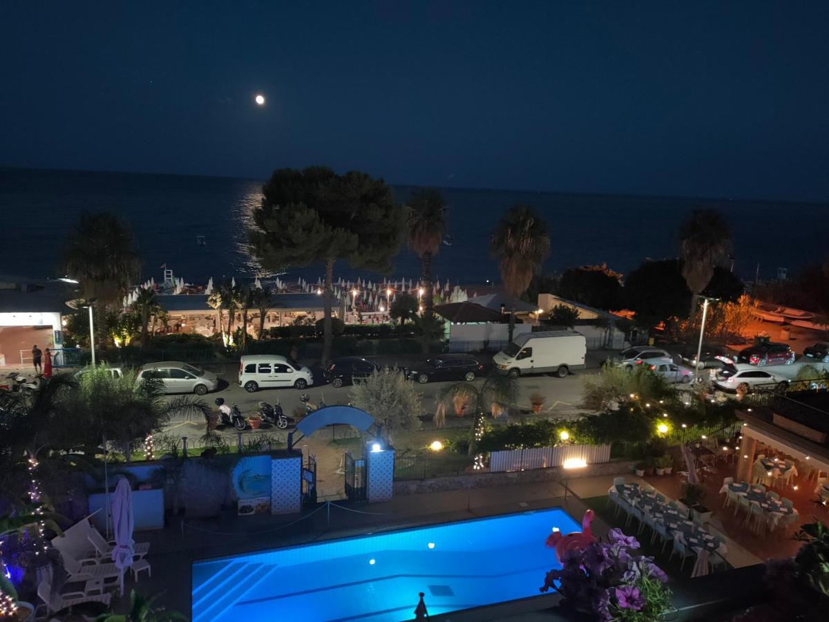 Ferienwohnung Taormina By The Sea Mazzeo Exterior foto