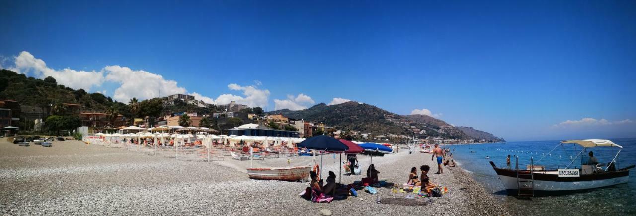 Ferienwohnung Taormina By The Sea Mazzeo Exterior foto