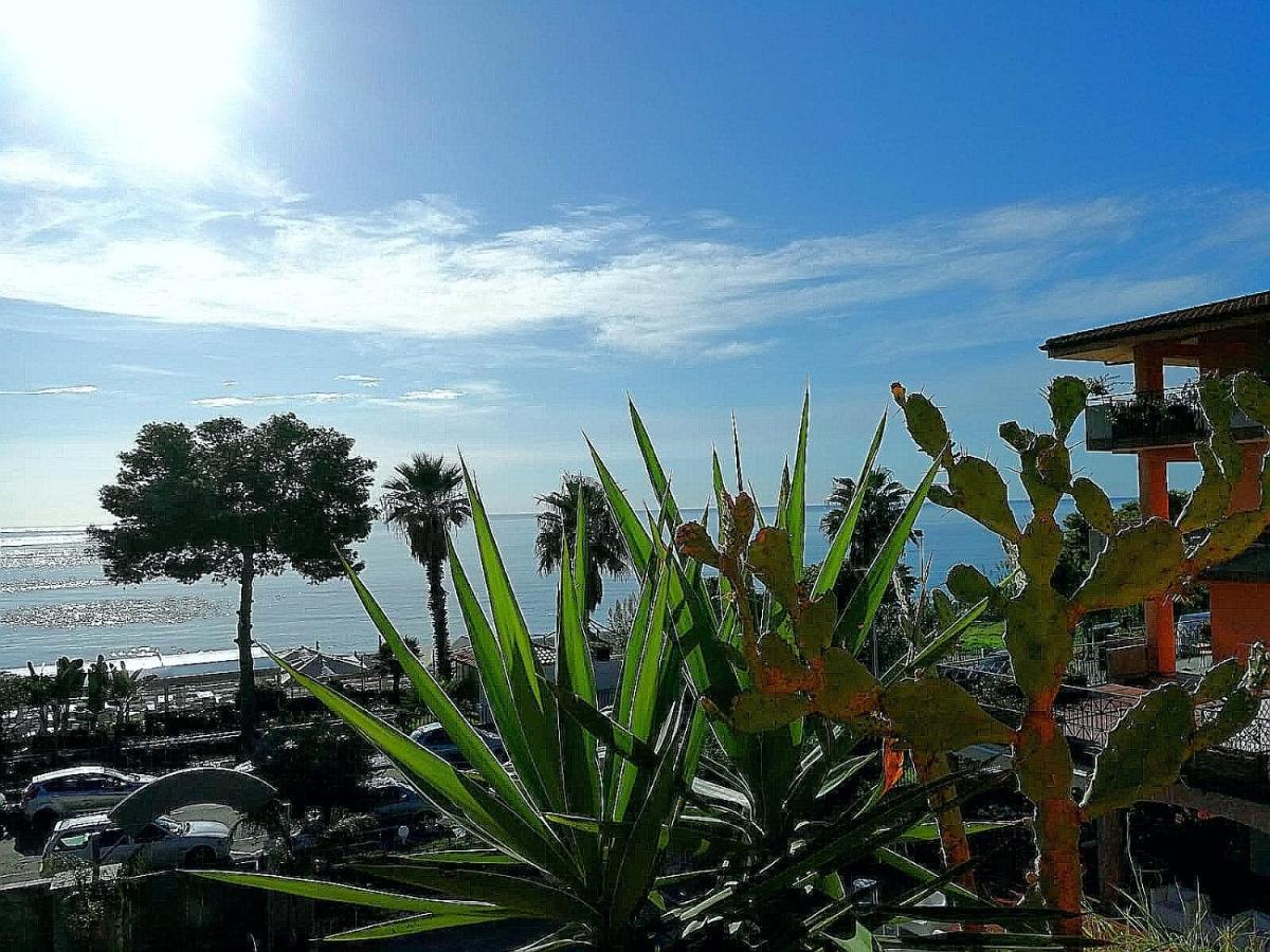 Ferienwohnung Taormina By The Sea Mazzeo Exterior foto